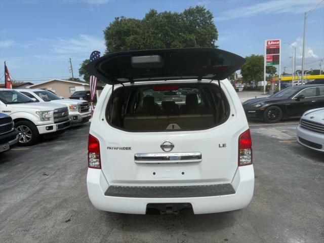 2010 Nissan Pathfinder LE