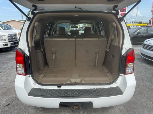 2010 Nissan Pathfinder LE