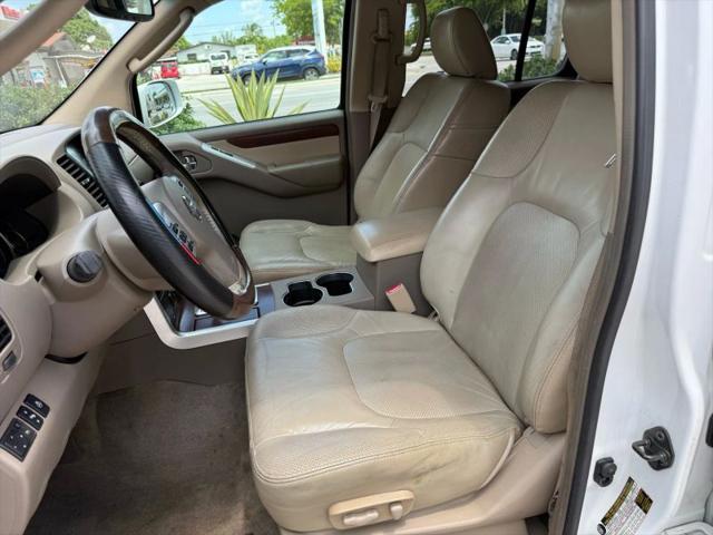 2010 Nissan Pathfinder LE