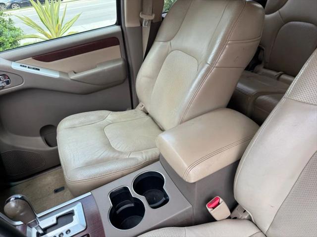 2010 Nissan Pathfinder LE