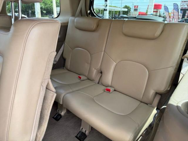 2010 Nissan Pathfinder LE