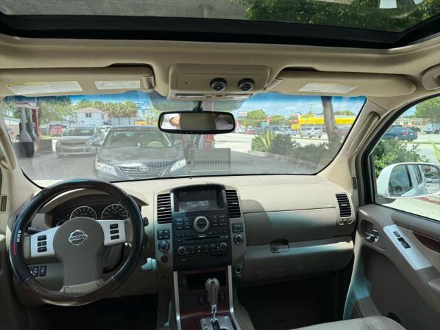 2010 Nissan Pathfinder LE