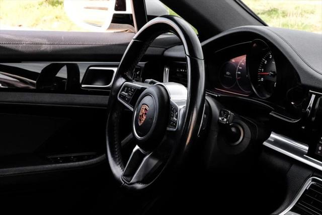2018 Porsche Panamera 4