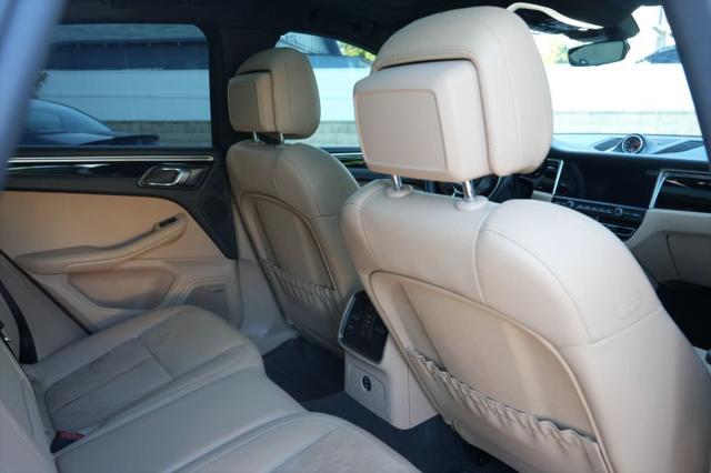 2021 Porsche Macan Base