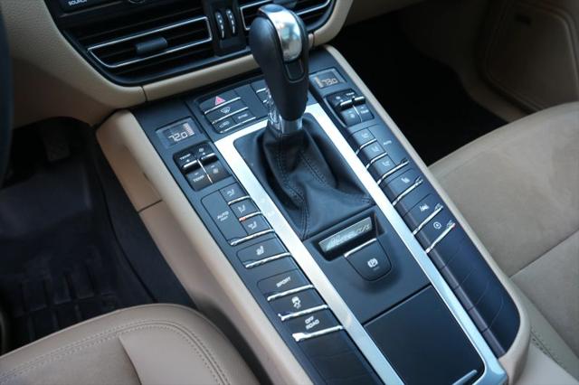 2021 Porsche Macan Base