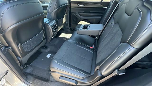2026 Jeep Grand Cherokee L Altitude 4x4