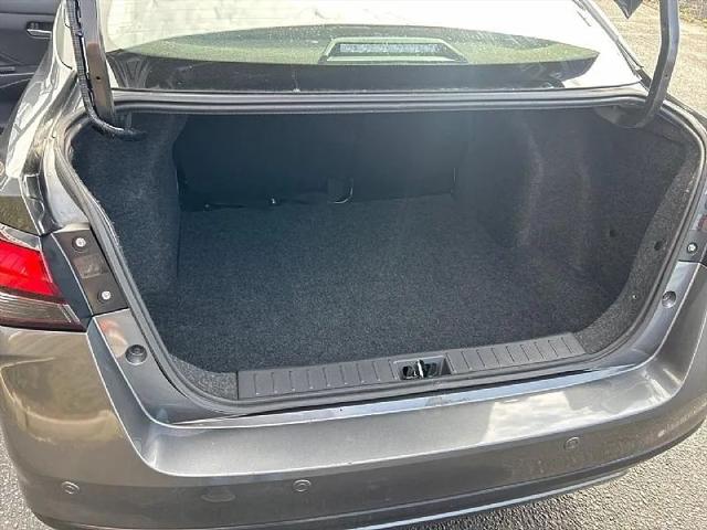 2024 Nissan Versa 1.6 SR