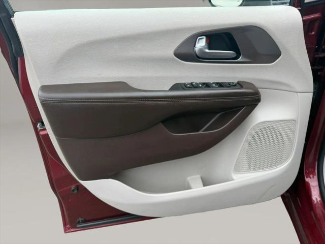 2021 Chrysler Voyager LXI