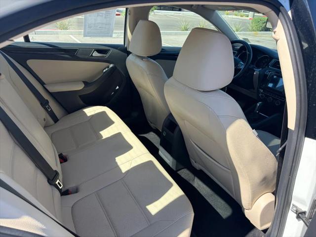 2017 Volkswagen Jetta 1.8T SEL