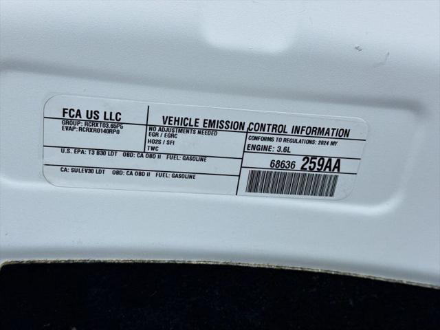 2024 Chrysler Pacifica Touring L