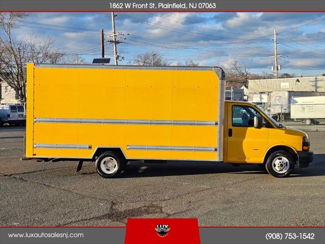 2021 GMC Savana Cutaway Work Van