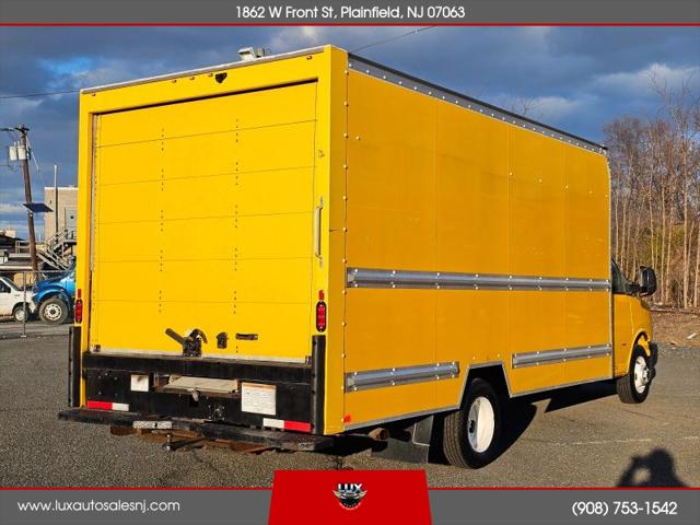 2021 GMC Savana Cutaway Work Van