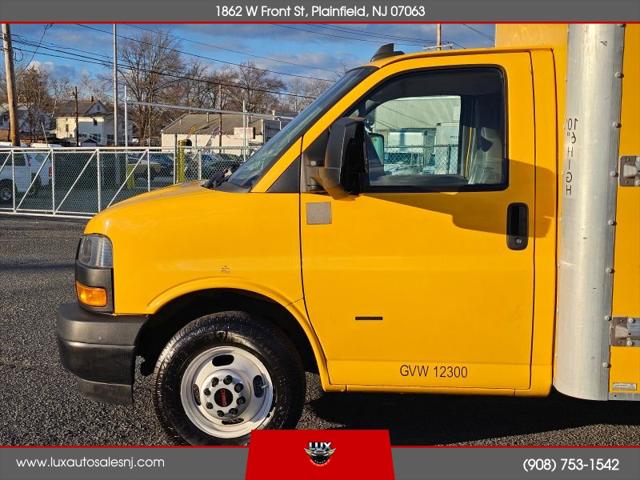 2021 GMC Savana Cutaway Work Van