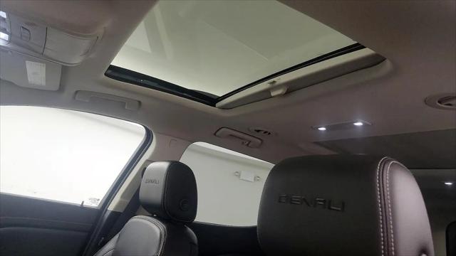 2023 GMC Acadia AWD Denali