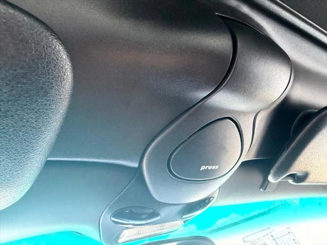 2000 Porsche Boxster Base