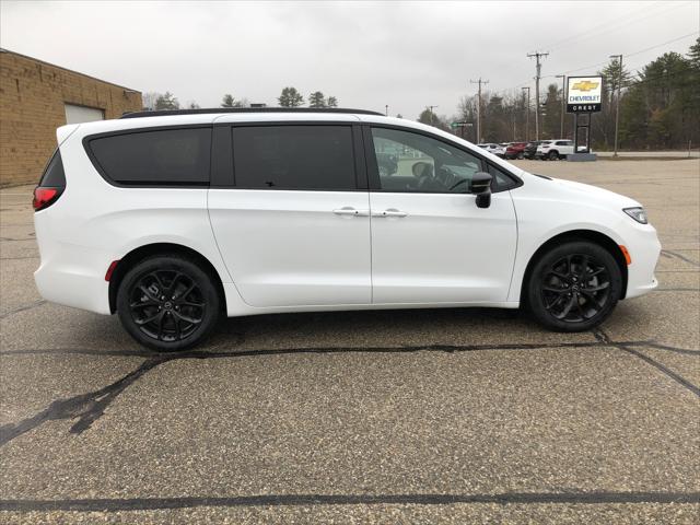 2026 Chrysler Pacifica PACIFICA SELECT AWD
