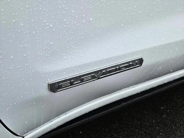 2022 GMC Sierra 1500 4WD Crew Cab Short Box Elevation