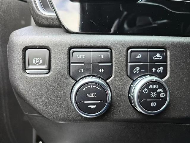 2022 GMC Sierra 1500 4WD Crew Cab Short Box Elevation