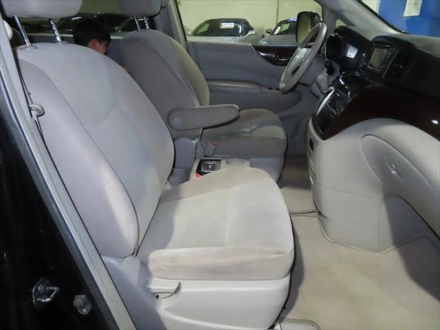 2016 Nissan Quest SV