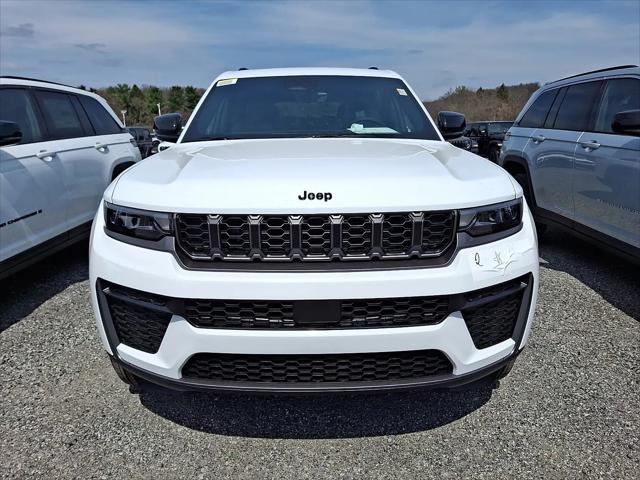 2026 Jeep Grand Cherokee L Altitude 4x4