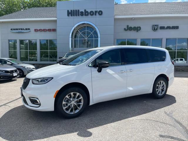 2026 Chrysler Pacifica Select AWD for sale in Hillsboro, NH