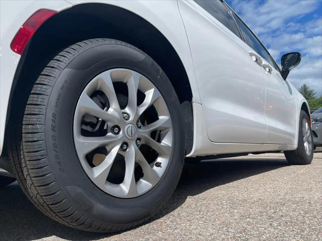2026 Chrysler Pacifica Select AWD