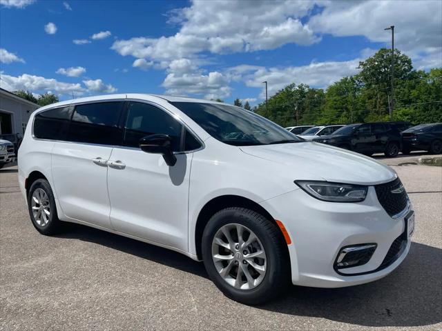 2026 Chrysler Pacifica Select AWD