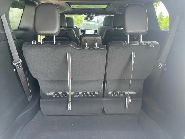 2026 Chrysler Pacifica Select AWD