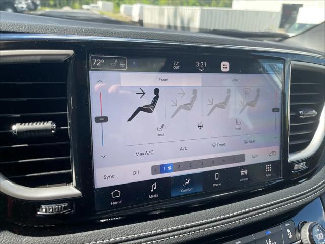 2026 Chrysler Pacifica Select AWD