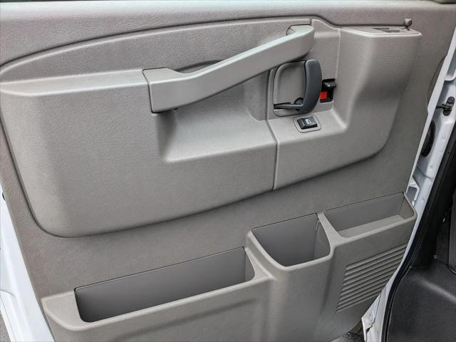 2025 Chevrolet Express Passenger RWD 3500 Extended Wheelbase LT