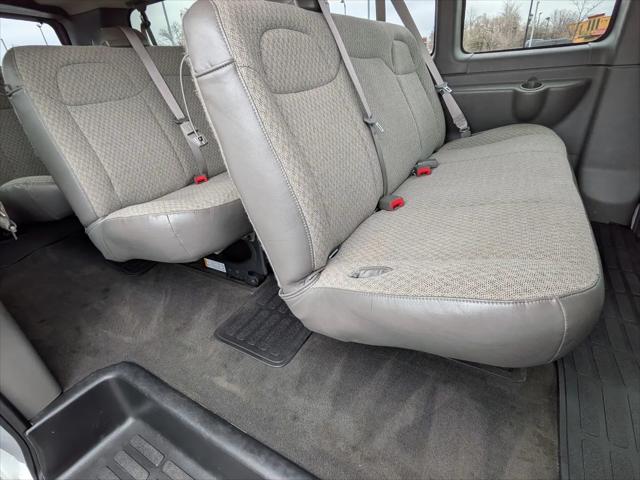 2025 Chevrolet Express Passenger RWD 3500 Extended Wheelbase LT