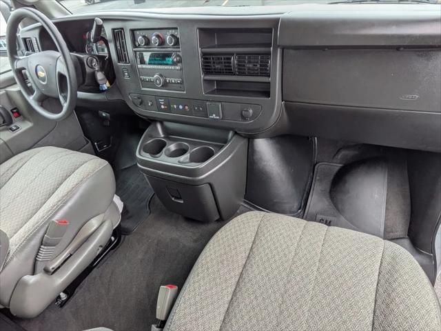 2025 Chevrolet Express Passenger RWD 3500 Extended Wheelbase LT