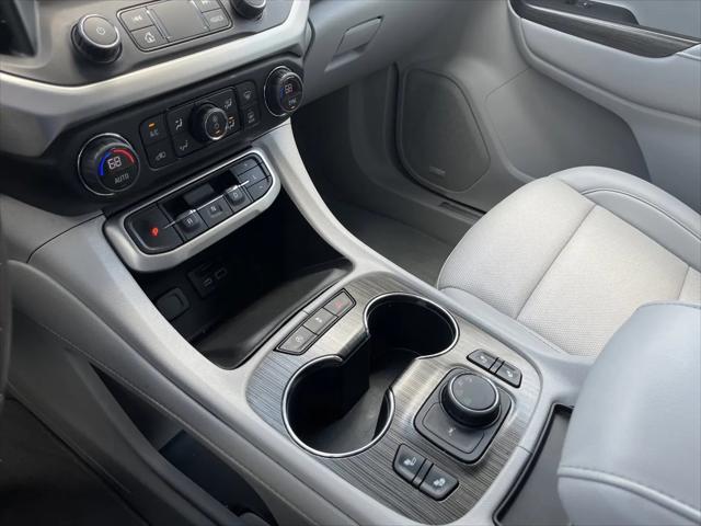 2023 GMC Acadia AWD SLT