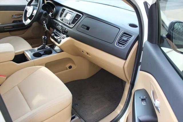 2016 Kia Sedona LX