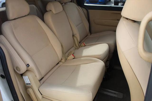 2016 Kia Sedona LX
