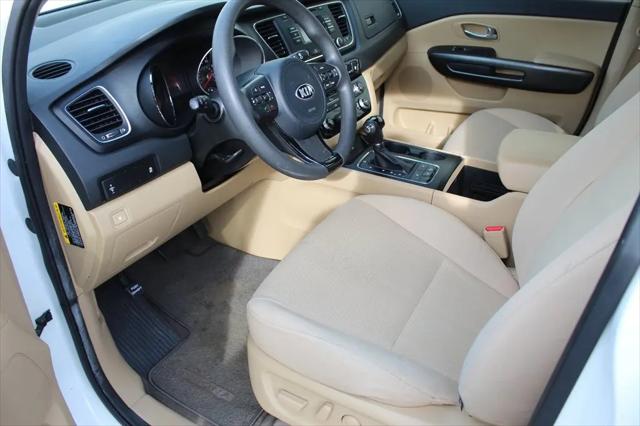 2016 Kia Sedona LX