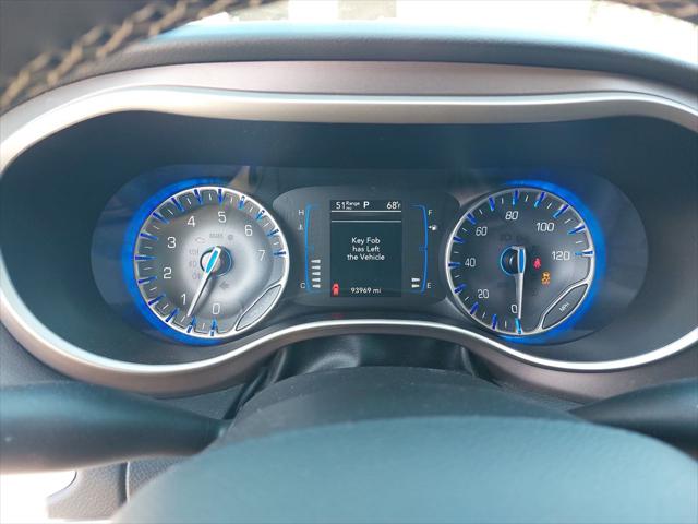 2023 Chrysler Voyager LX