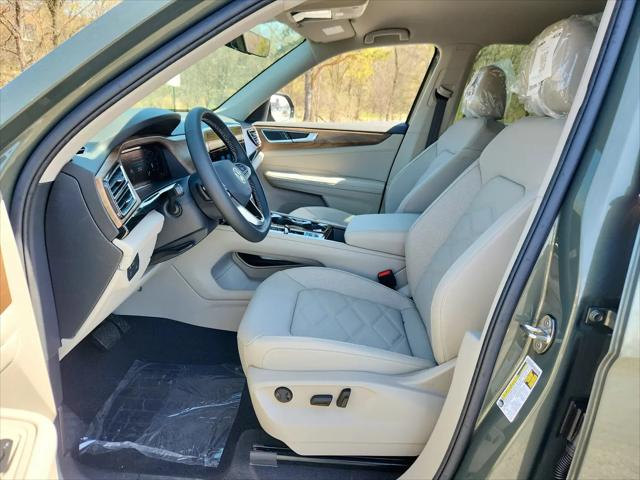 2026 Volkswagen Atlas SE with Technology