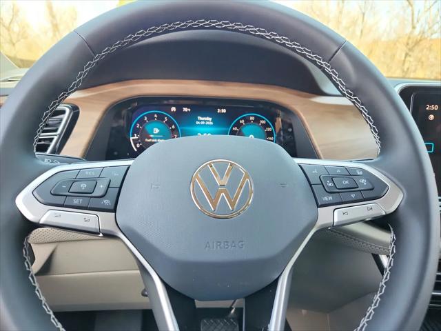 2026 Volkswagen Atlas SE with Technology