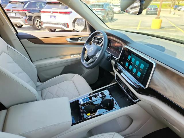 2026 Volkswagen Atlas SE with Technology