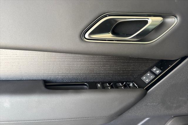 2026 Land Rover Range Rover Velar P250 Dynamic SE
