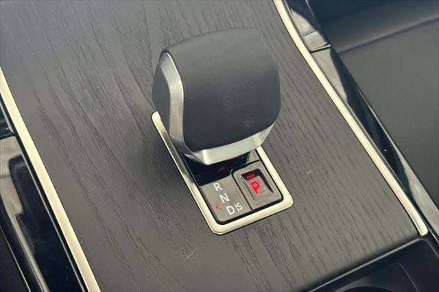2026 Land Rover Range Rover Velar P250 Dynamic SE