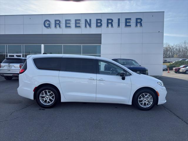 2024 Chrysler Pacifica Touring L 2024 Chrysler Pacifica Touring L