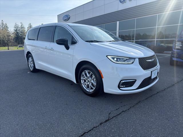 2024 Chrysler Pacifica Touring L 2024 Chrysler Pacifica Touring L