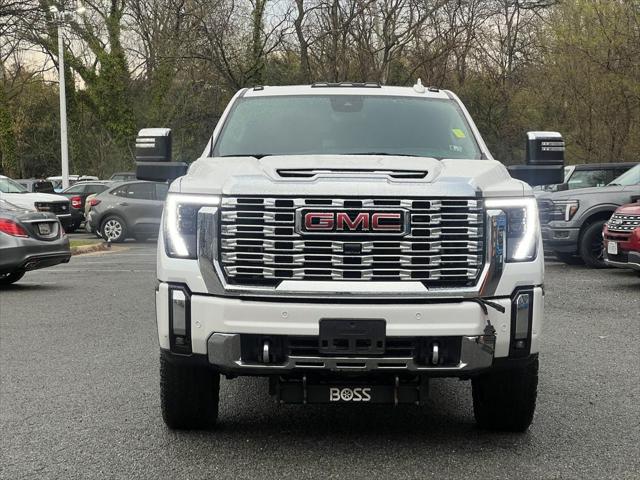 2024 GMC Sierra 2500HD 4WD Crew Cab Standard Bed Denali