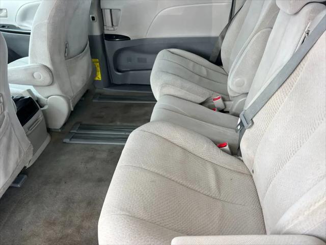 2012 Toyota Sienna LE V6 8 Passenger