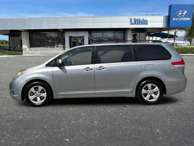 2012 Toyota Sienna LE V6 8 Passenger