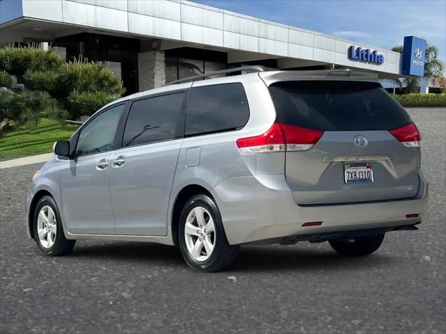 2012 Toyota Sienna LE V6 8 Passenger