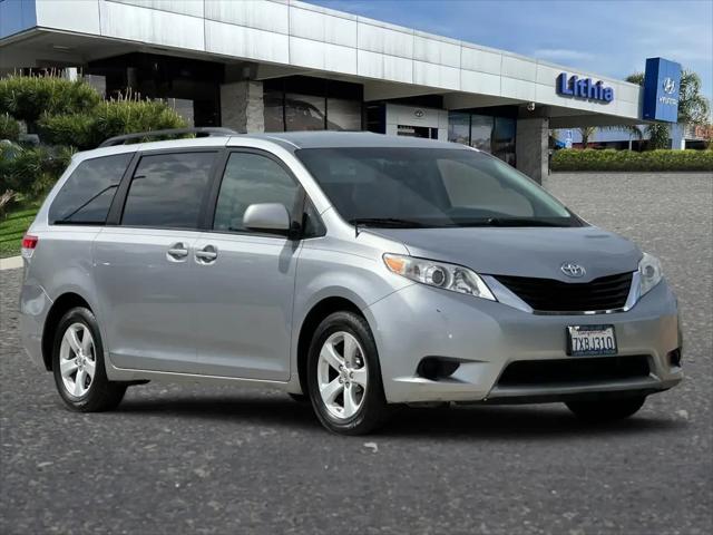 2012 Toyota Sienna LE V6 8 Passenger