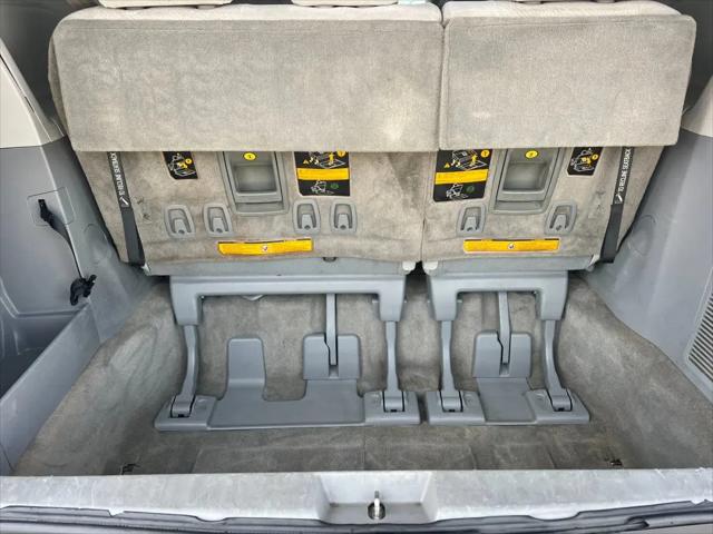2012 Toyota Sienna LE V6 8 Passenger